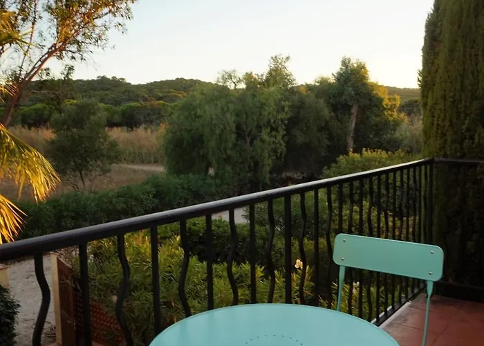 Semesterbostad Maison Les Lauriers Roses Vue Sur Le Maquis De Porquerolles *