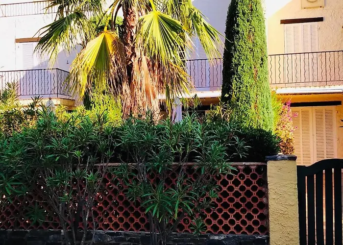 Maison Les Lauriers Roses Vue Sur Le Maquis De Porquerolles Semesterbostad