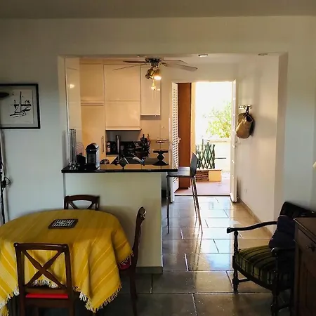 Maison Les Lauriers Roses Vue Sur Le Maquis De Porquerolles Сasa de vacaciones *